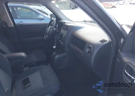 2016 Jeep Patriot Latitude из США, поврежденный, VIN 1C4NJRFB2GD595971